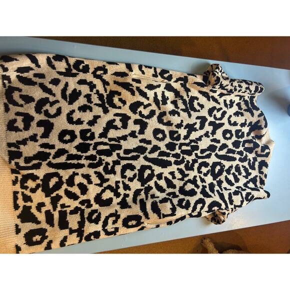 Blank NYC Size Medium M Thick Knitted Duster Leopard Print with Pockets - Picture 6 of 8